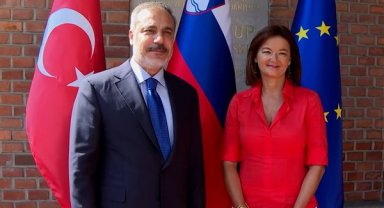 Dışişleri Bakanı Fidan, Slovenya Dışişleri Bakanı Fajon ile bir araya geldi