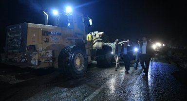 Kayseri Büyükşehir Belediyesi, Bünyan’daki sel bölgesine 71 personel ile destek verdi