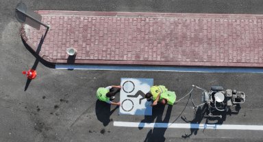 Konya Büyükşehir Belediyesi, bisiklet yollarında bakım çalışması yapıyor