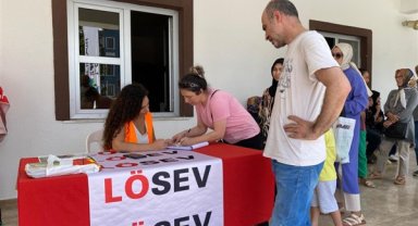 LÖSEV‘den kanserle mücadele eden ailelere et desteği