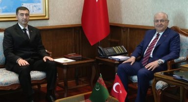 Milli Savunma Bakanı Güler, Türkmenistanlı mevkidaşı Gündogduyev ile görüştü