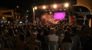 MOD10 Gençlik Orkestrası, Sındırgı’da konser verdi