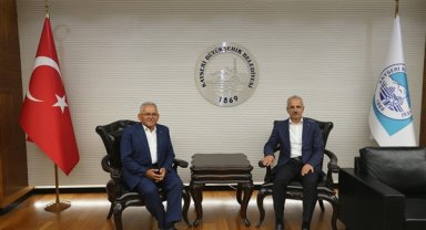 Ulaştırma ve Altyapı Bakanı Uraloğlu’dan Başkan Büyükkılıç’a ziyaret
