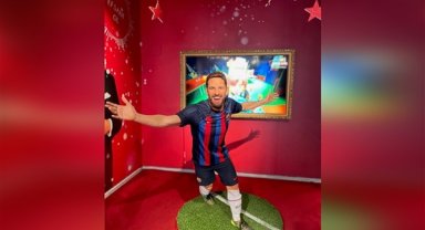 “Yüzleşme” belgeseliyle gündemdeki ünlü futbolcu Arda Turan’ın balmumu figürüne ilgi arttı
