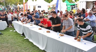3. Bursa Uluslararası Gastronomi Festivali’nde cantık yeme yarışması düzenlendi