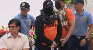 ABD'de aranan papaz, iki haftalık insan avının ardından Filipinler polisine teslim oldu