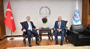 Bakan Bak'tan Başkan Büyükkılıç'a: “Şehrin Ağabeyisiniz”