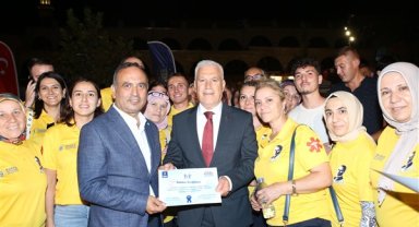 Başkan Bozbey: Günde 45 bin öğrenciye süt dağıtacağız