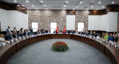 Başkan Tugay: En acil şekilde körfezi nasıl temizleriz onu belirlememiz gerek