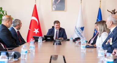Başkan Tugay, gazi derneklerini makamında ağırladı