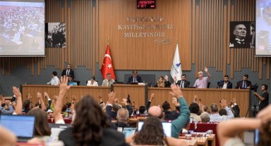 Başkan Tugay: Saygı ve bağlılıkla şehrimize hizmet edeceğiz
