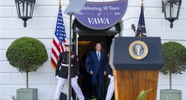 Biden: Kadına Yönelik Şiddete Karşı Yasa en gurur duyduğum yasama başarısıdır