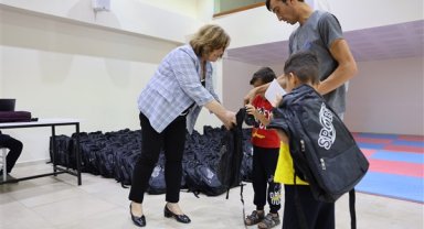 Büyükşehirden kırsal ilçelerdeki öğrencilere kırtasiye desteği
