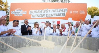 Gastronomi Festivali’nde ‘Bursa süt helvası’ rekor denemesi