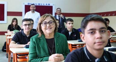 Gaziantep’te toplu taşımadan öğretmenler ve öğrenciler yüzde 10 indirimli yararlanıyor