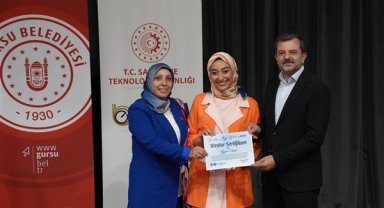Genç Dijital Girişimcilik Akademisi projesi dördüncü dönem mezunlarını verdi