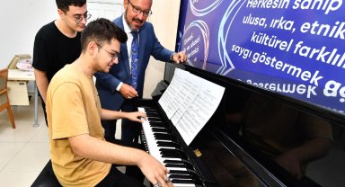 Genç İzmir Konservatuvar Hazırlık Kursu'na katılan öğrenciler üniversite kazandı
