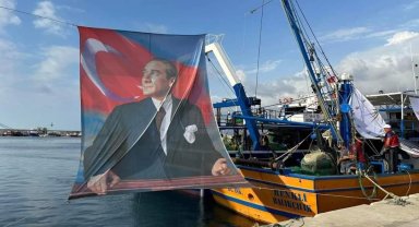 İskenderun'da tekneler körfeze açıldı