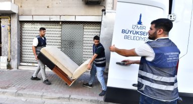 İzmir Büyükşehir Belediyesi, ikinci el eşya bağışında köprü oluyor