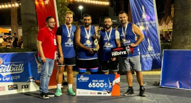 İzmir Cup’a 93’üncü İEF’te final maçı yapıldı