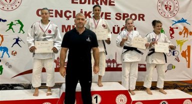 İzmirli judocular Uluslararası Judo Turnuvası’nda altın madalya kazandı