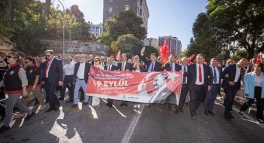 İzmirliler Zafer Yürüyüşü’nde buluştu