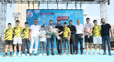 Kağıthane Belediyesi, Sadabad Spor Sahası’nı yenileyerek hizmete açtı