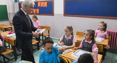 Keşan Belediyesi'nden 1. sınıf öğrencilerine kırtasiye desteği