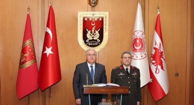Milli Savunma Bakanı Güler, Kara Kuvvetleri Komutanlığını ziyaret etti