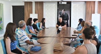 Muratpaşa'da 2024 YKS’de başarı yakalayan öğrencilere hediye çeki verildi