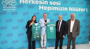 Nilüfer Belediyespor Kadın Voleybol Takımı’nın ana sponsoru Eker oldu