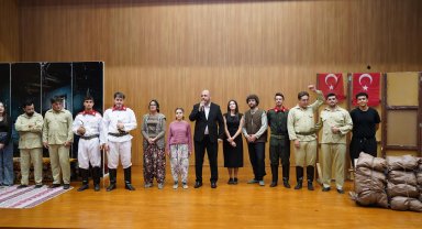 Orhangazi Kent Konseyi Tiyatro Grubu'ndan