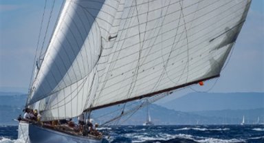 Türkeli Feneri açıklarında arızalanan tekne kurtarıldı