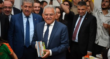 Vali Çiçek ve Başkan Büyükkılıç, ilk ders zilini çaldı