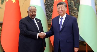 Xi Jinping, Cibuti Devlet Başkanı Guelleh'le görüştü