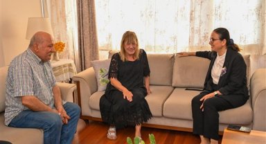 Yalova Valisi Kaya gazileri evlerinde ziyaret etti