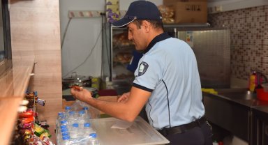 Yıldırım Belediyesi Zabıta ekipleri, ilçedeki okullarda kantin denetimleri yapıyor