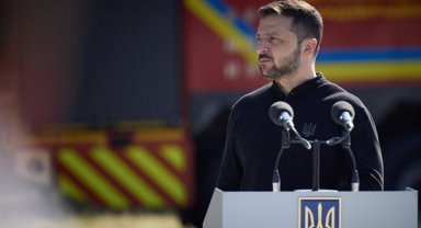 Zelenski, Devlet Acil Durum Hizmetleri'nin personeliyle bir araya geldi