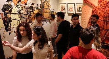 Antalya ve İzmir’den gelen gençler Eskişehir’i gezdi