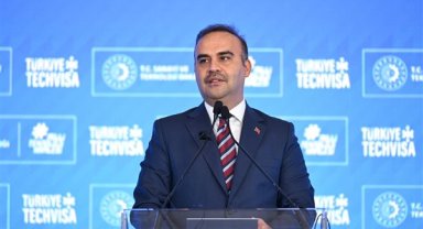 Bakan Kacır, Kırgızistan Dijital Kalkınma Bakanı Kutnaeva ile bir araya geldi