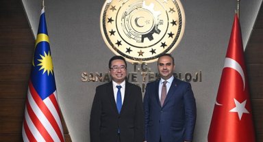 Bakan Kacır, Malezya Bilim, Teknoloji ve İnovasyon Bakanı Kang ile görüştü