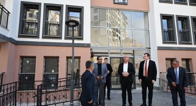 Başkan Er, yapımı devam eden köy evlerini inceledi