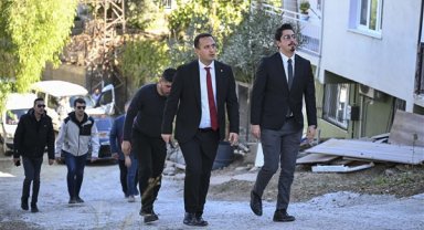 Bornova'da asfalt çalışmaları sürüyor