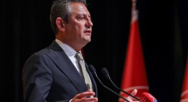 CHP Genel Başkanı Özel, Anıtkabir'deki törene katıldı