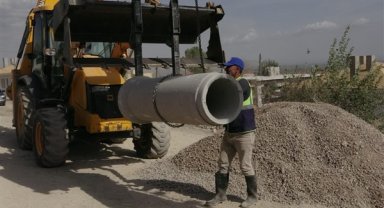 Depremde hasar gören altyapı hatları yenileniyor