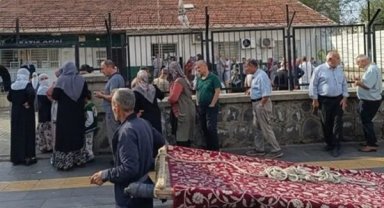 Diyarbakır'da vatandaşlar uygun fiyatlı yağ almak için sıraya girdi