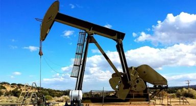 ENERJİ PİYASALARI - Ortadoğu'da arz kesintisi olasılığına rağmen petrol gevşedi