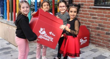 Esenler'de çocuklar sokak hayvanları için kedi evi yaptı
