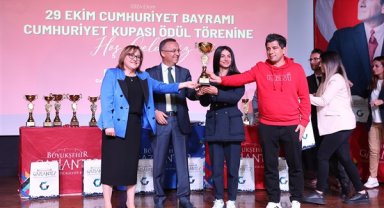 Gaziantep'te 29 Ekim Cumhuriyet Bayramı Cumhuriyet Kupası ödül töreni düzenlendi