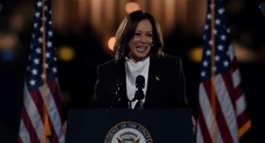 Kamala Harris ''salıncak eyaletlerde'' öne geçiyor